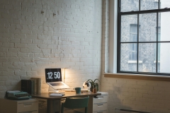 Un intérieur avec une déco industrielle