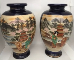 Des vases en porcelaine